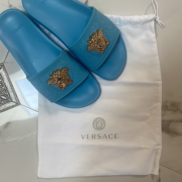 🤩Versace Pool Slides - Picture 4 of 4